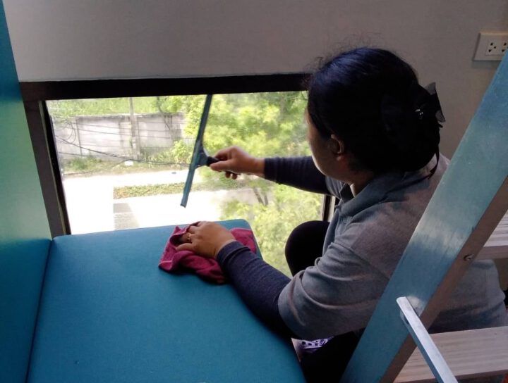 บิ๊กคลีนนิ่ง สำนักงาน เช็ดกระจก 04