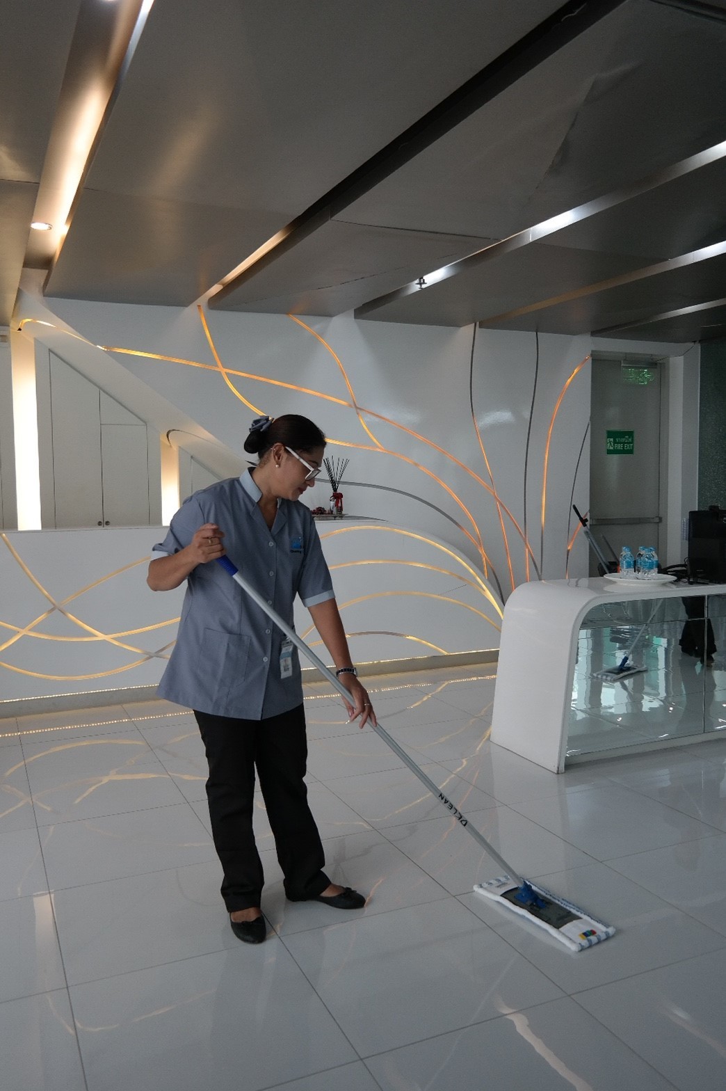 แม่บ้านทำความสะอาด รถเข็น ดีคลีน DKlean 05