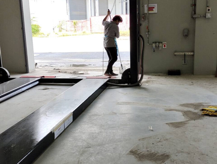 ทำความสะอาดศูนย์ซ่อมบำรุงรถไฟฟ้าสายสีแดง