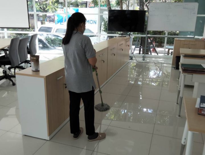 แม่บ้านดูแลออฟฟิซ