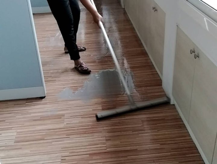 แม่บ้านออฟฟิซ