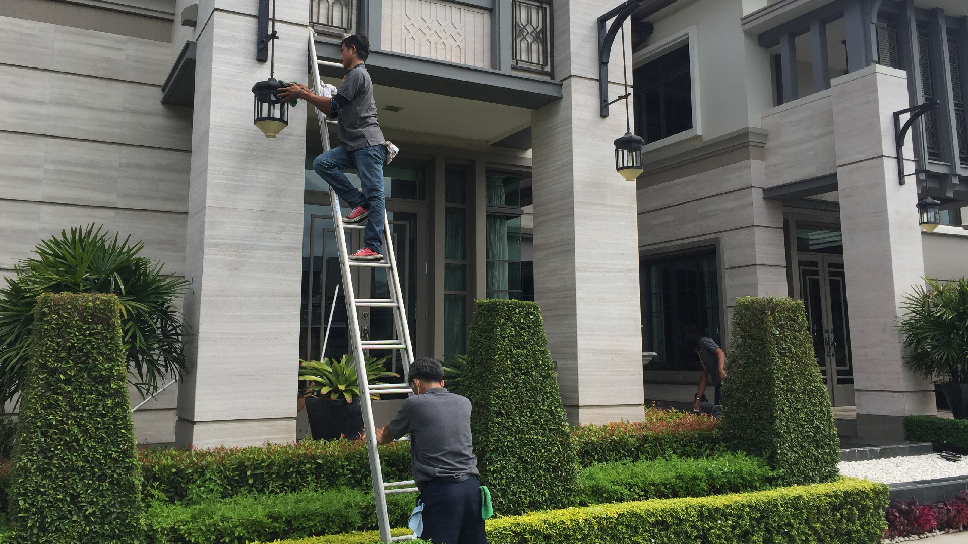 big cleaning ทำความสะอาดบ้าน บริษัททำความสะอาดบ้าน ก่อนเข้าอยู่ ราคาประหยัด ราคาถูก big clean หาแม่บ้านทำความสะอาดบ้าน