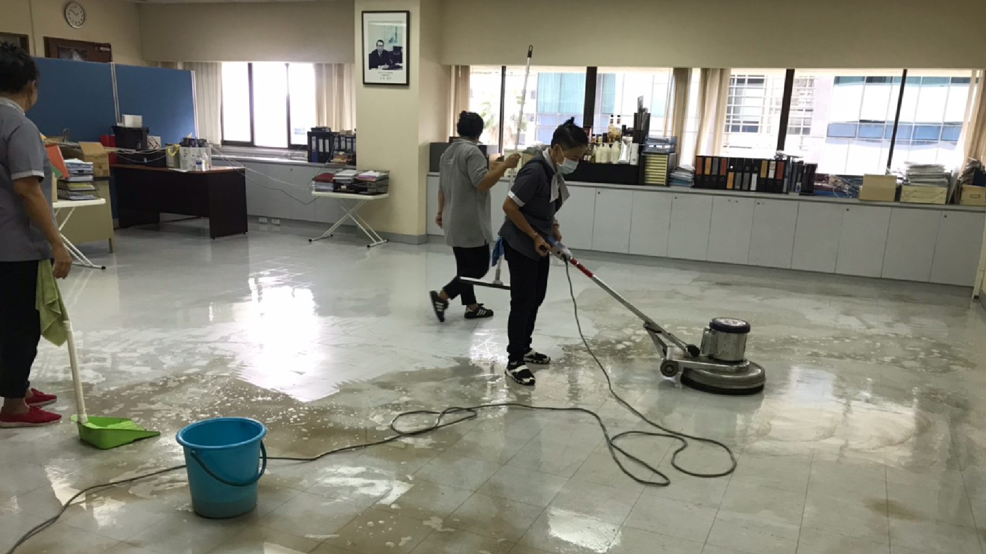 Big Cleaning อาคาร สำนักงาน โรงงาน ออฟฟิศ และร้านค้า Big Cleaning อาคาร สำนักงาน โรงงาน ออฟฟิศ และร้านค้า