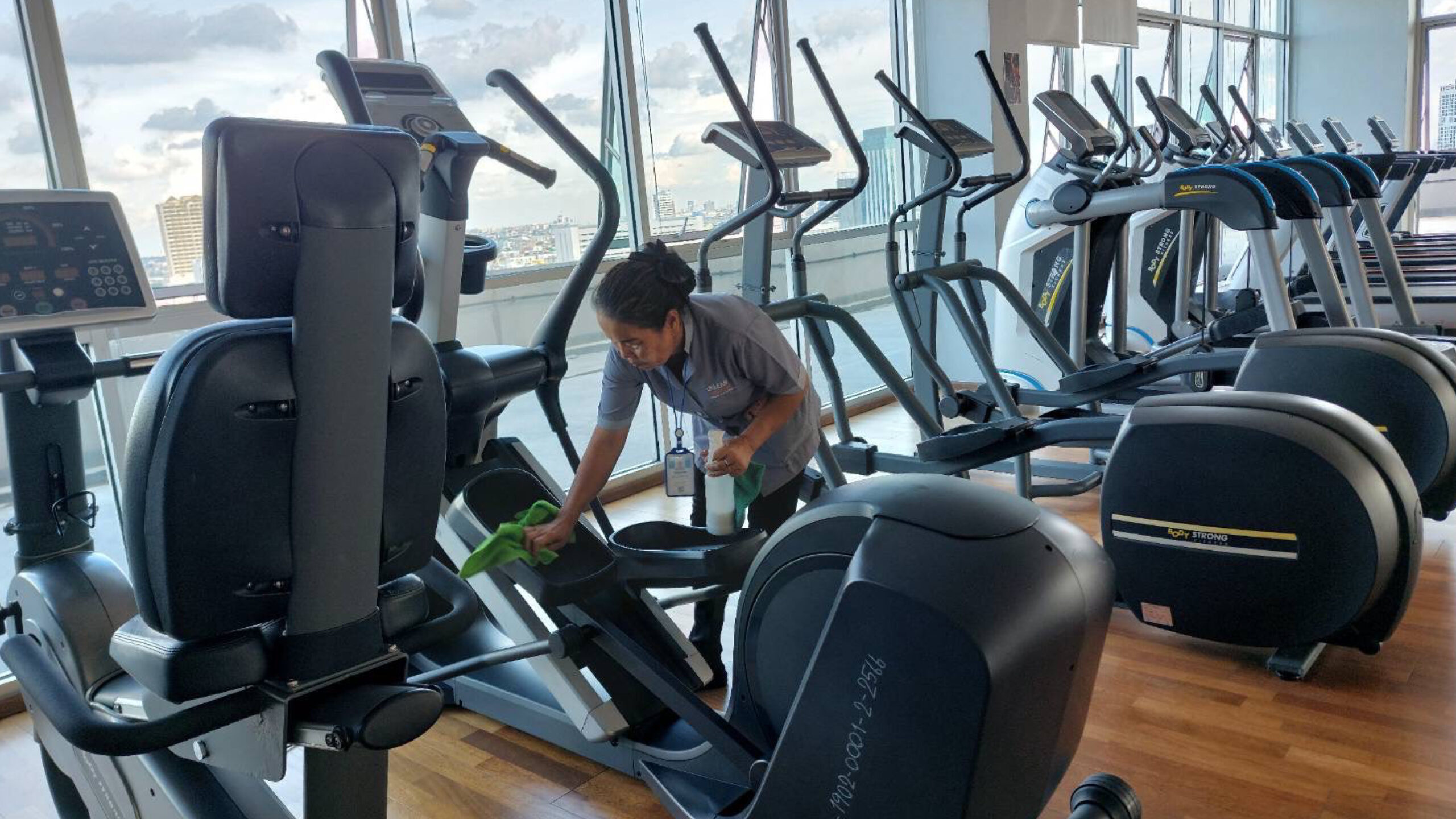 แม่บ้าน จ้างแม่บ้าน แม่บ้านสัญญาบริกการ แม่บ้านมืออาชีพ