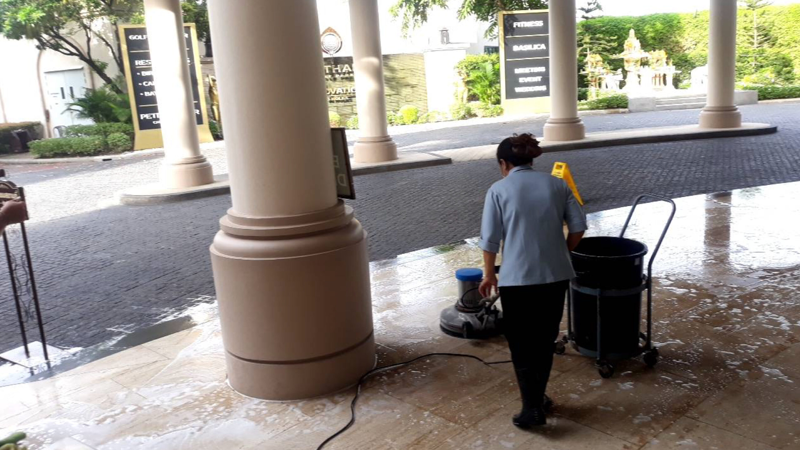 แม่บ้าน จ้างแม่บ้าน แม่บ้านสัญญาบริกการ แม่บ้านมืออาชีพ