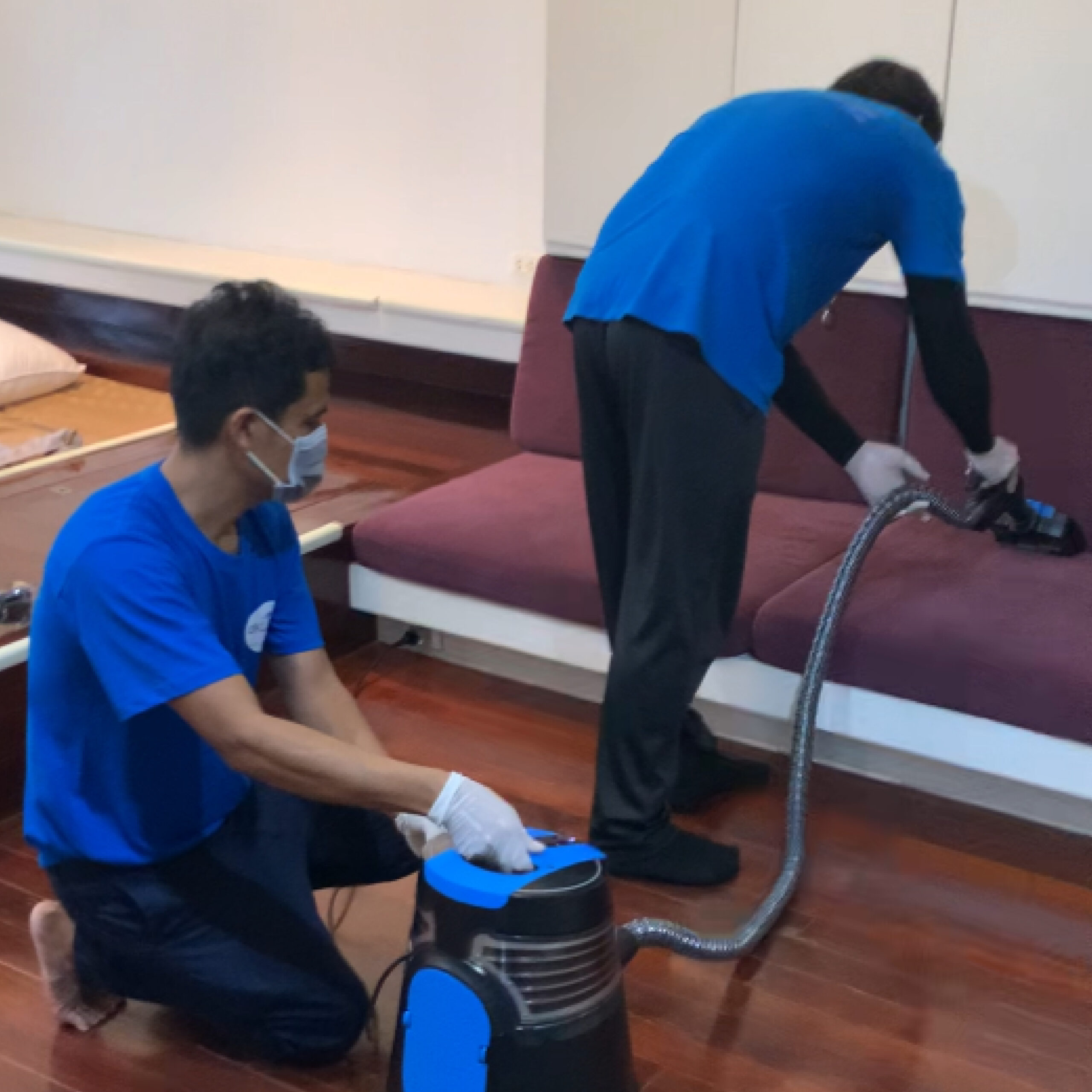 บริการซักโซฟา ทำความสะอาดโซฟา กำจัดไรฝุ่นโซฟา รูป 2