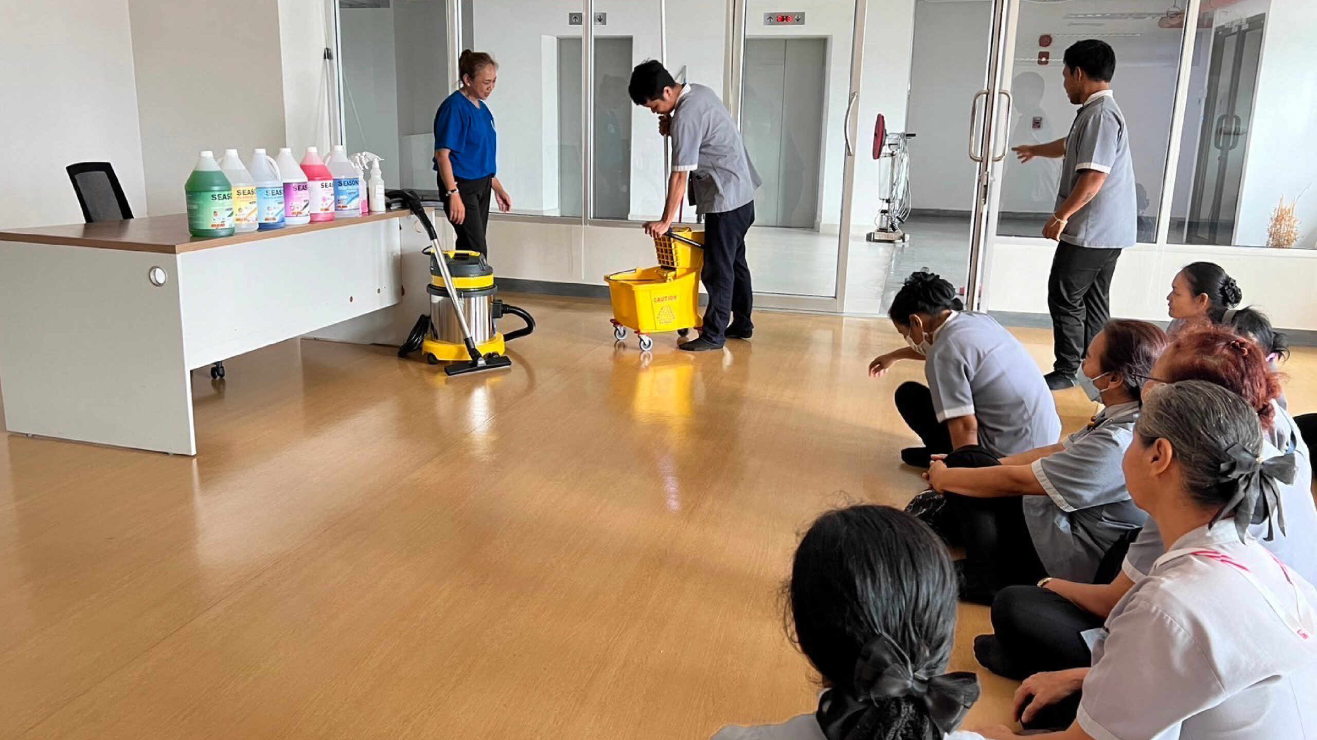 แม่บ้านสัญญา-01