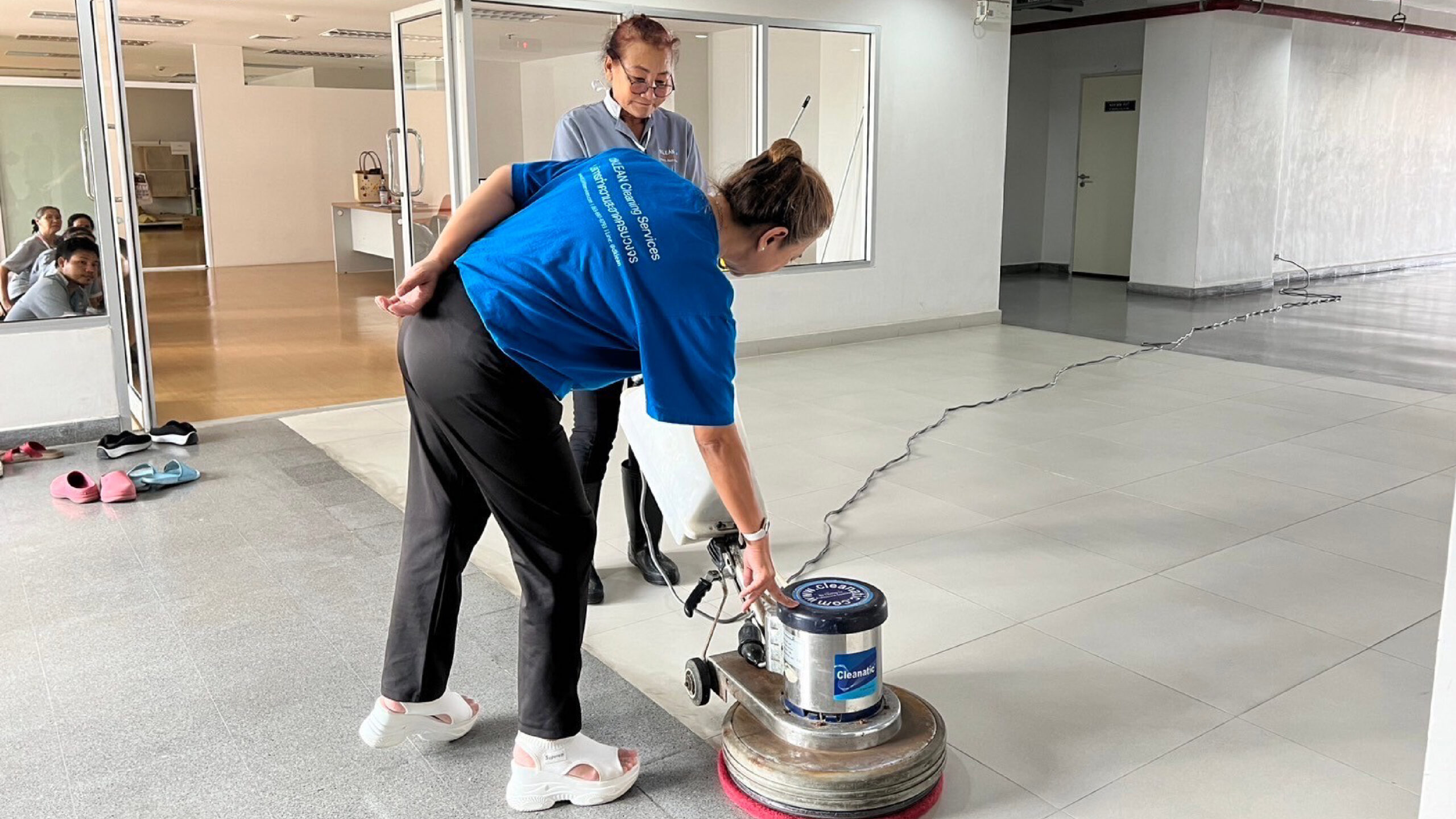 แม่บ้านสัญญา-02