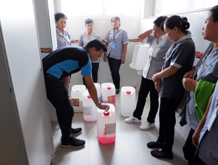 การฝึกอบรมพนักงานแม่บ้านบริษัท