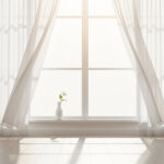 ผ้าม่านควรซักบ่อยแค่ไหน? คำแนะนำตามประเภทห้องและระดับฝุ่น