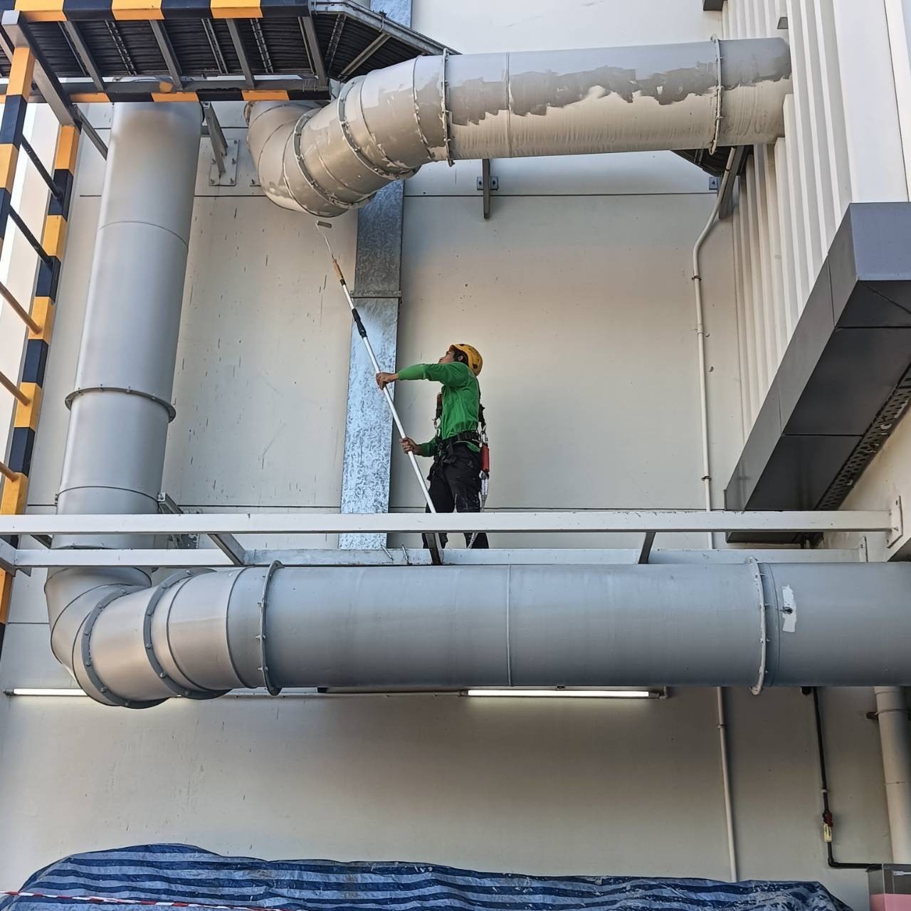 Before and After งานทาสีภายนอกอาคารก่อนและหลังปรับปรุง